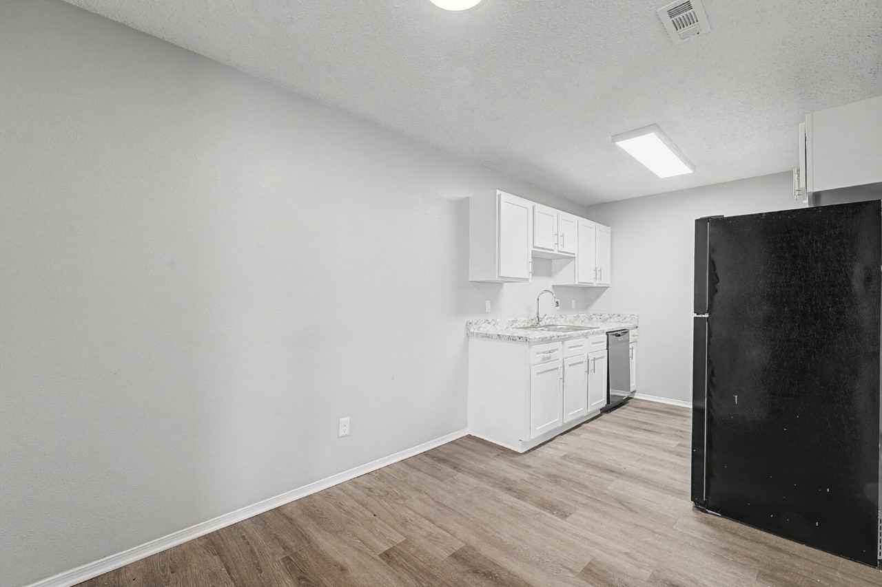 4378 W Thrasher Dr - Photo 6 of 23