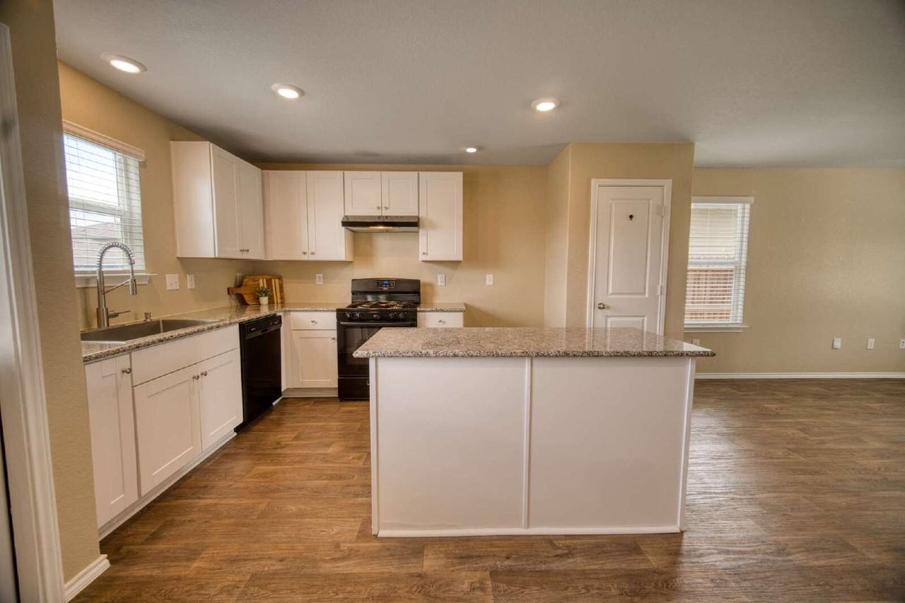 3447 Stoney Byu - Photo 5 of 13