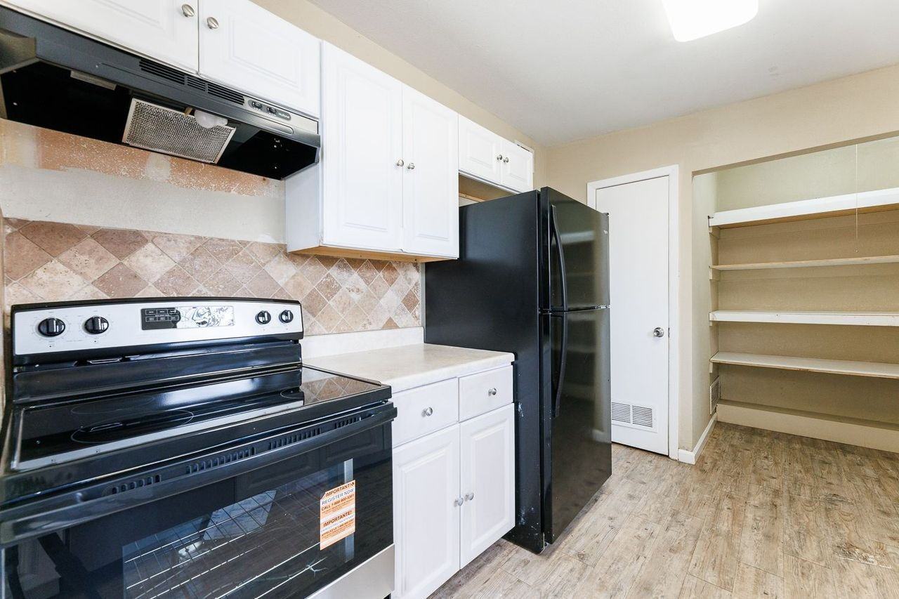 2107 48th St - Photo 7 of 24