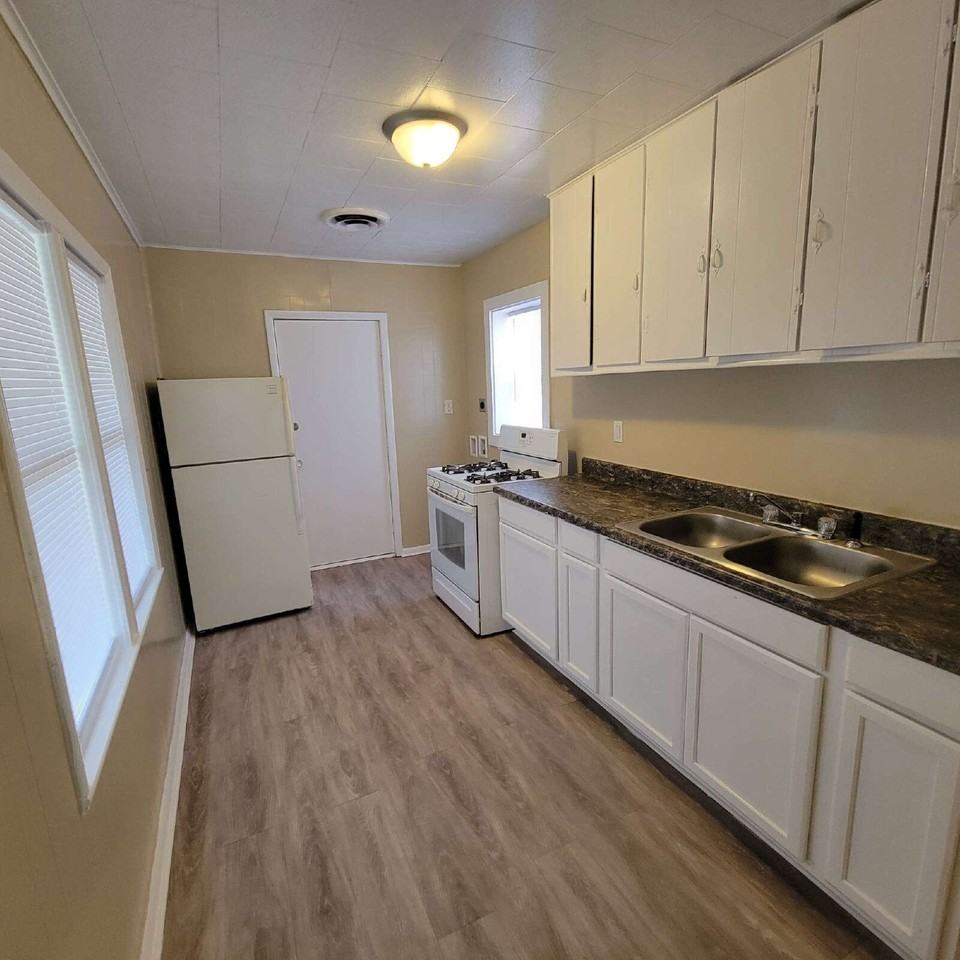 2820 Mars Hill St - Photo 6 of 6