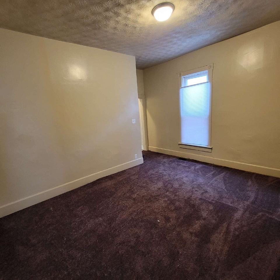 1417 Fletcher Ave - Photo 3 of 4