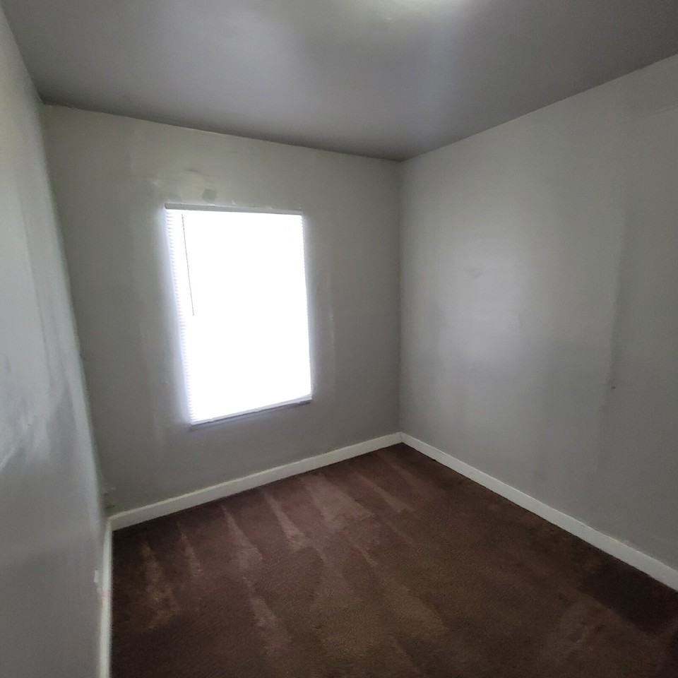 3354 Hovey St - Photo 6 of 7