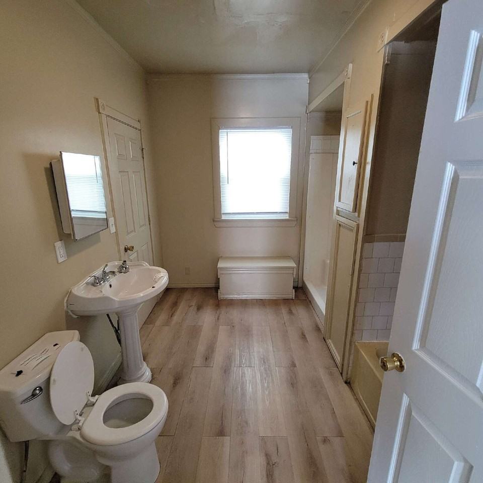 261 N Holmes Ave - Photo 3 of 6