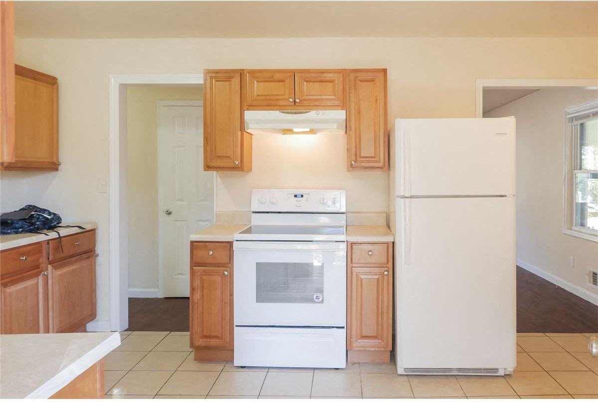 1189 Stoneybrook Rd - Photo 5 of 15