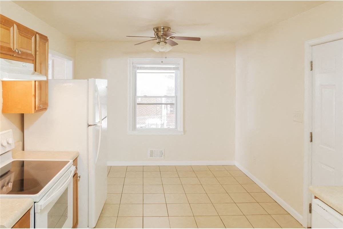 1189 Stoneybrook Rd - Photo 7 of 15