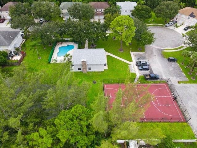 205 Leland Lane - Photo 3 of 7