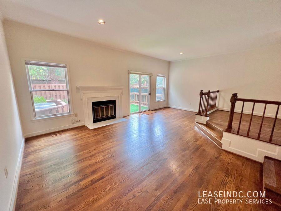 1445 Hampton Hill Cir - Photo 7 of 36