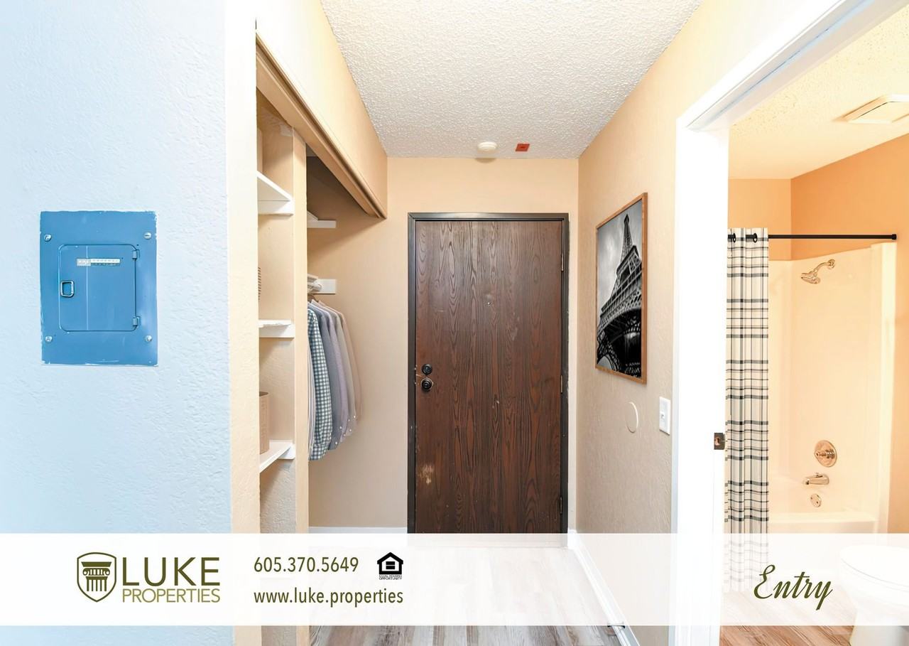 405 S Sycamore Ave #307 - Photo 2 of 12