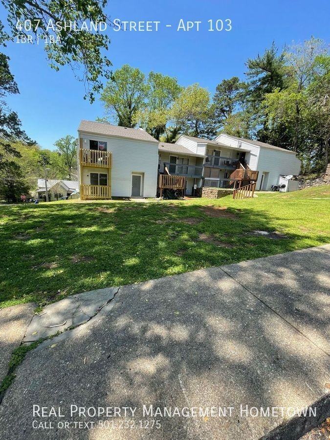 407 Ashland St #103 - Photo 2 of 10