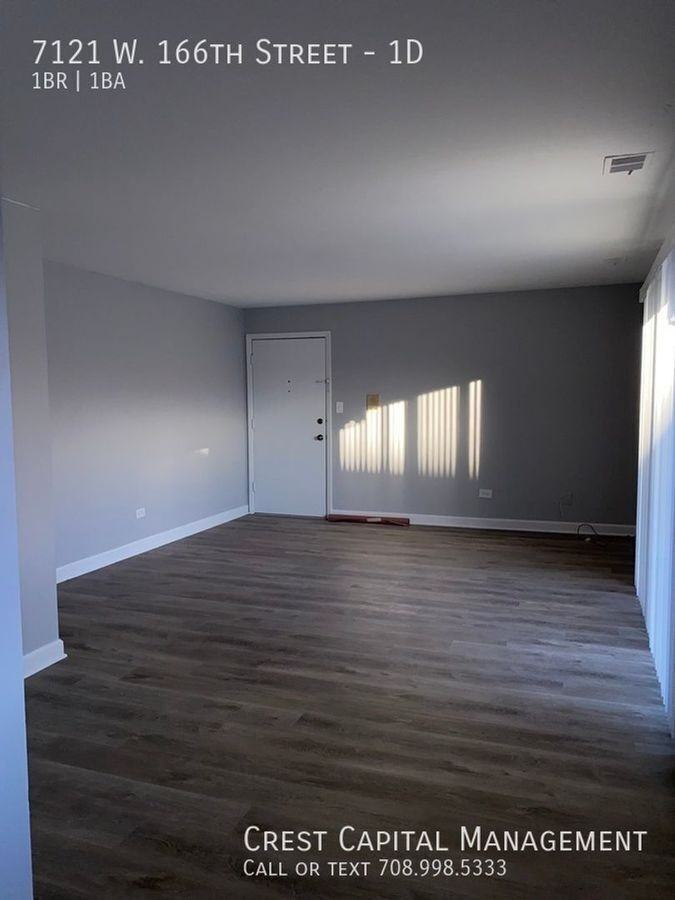 7121 166th St #1D - Photo 5 of 8