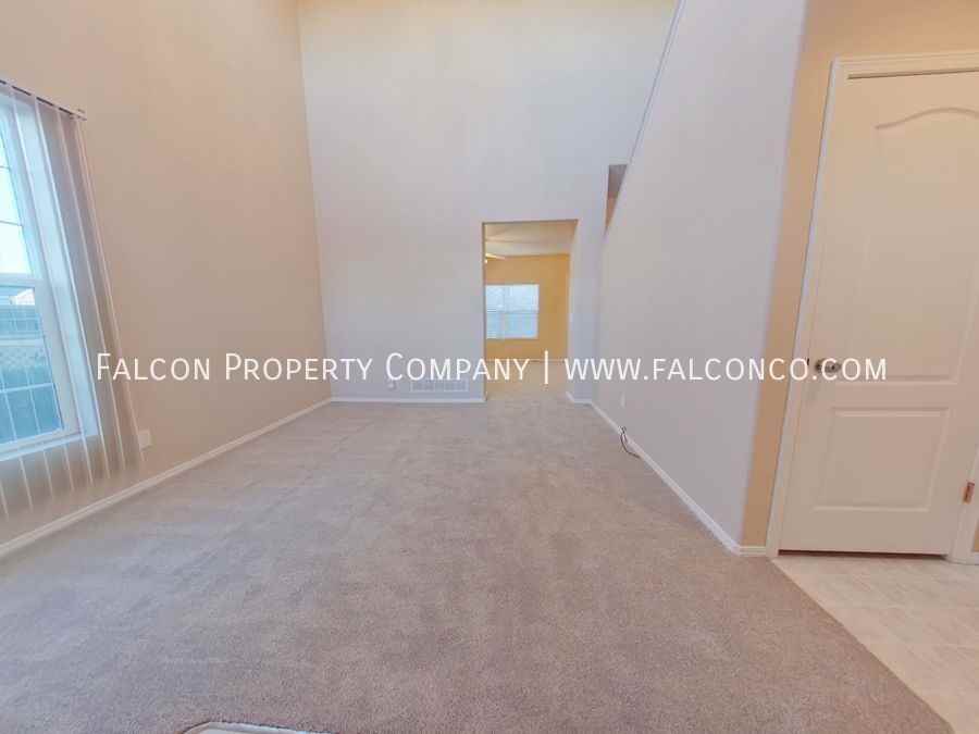 3260 Waverly Ln - Photo 2 of 20