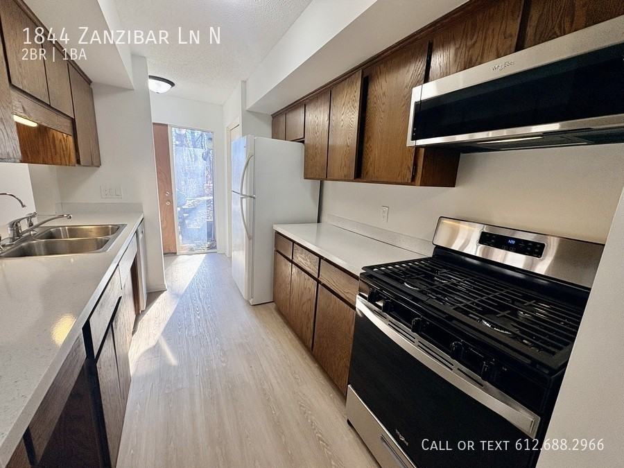 1844 Zanzibar Ln N #COPY - Photo 3 of 19