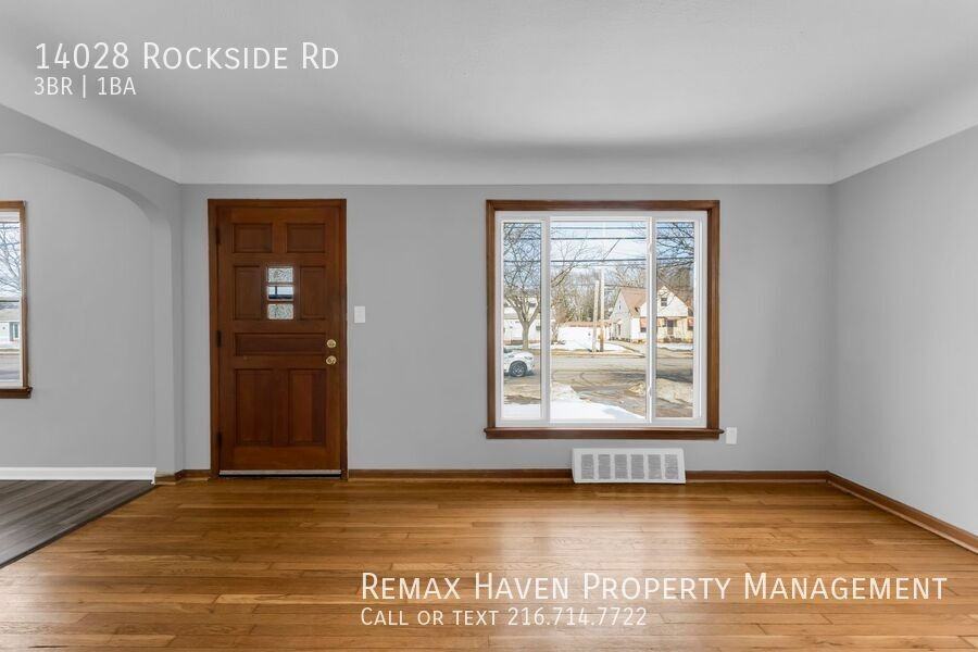 14028 Rockside Rd - Photo 4 of 24