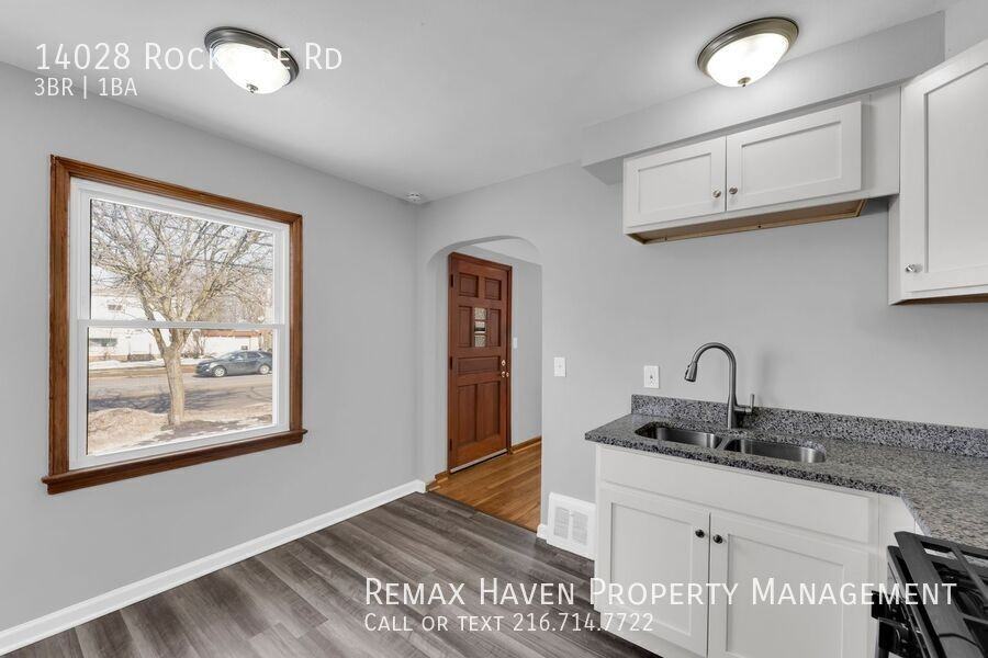 14028 Rockside Rd - Photo 7 of 24