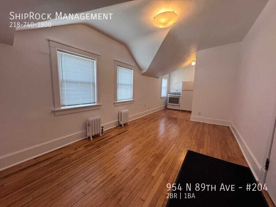 954 954 N 89th Ave #204 - Photo 2 of 12