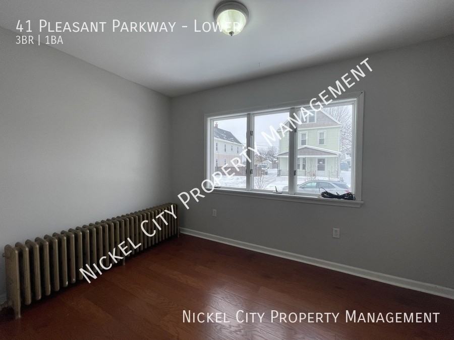 41 Pleasant Pkwy - Photo 2 of 11