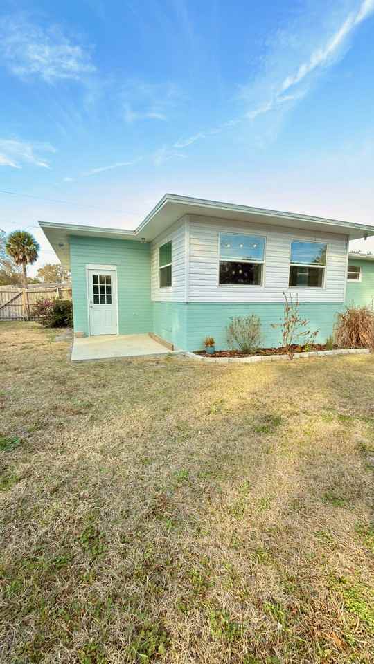 6910 Corkwood Rd - Photo 3 of 12