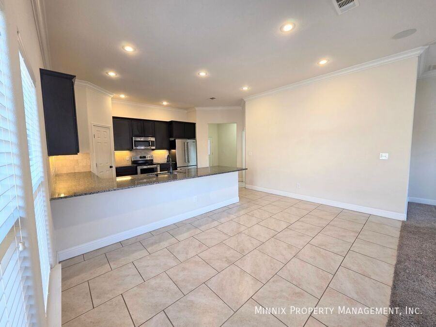 9411 Sedona Ave - Photo 6 of 22