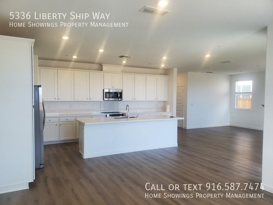 5336 Liberty Ship Way - Photo 3 of 14
