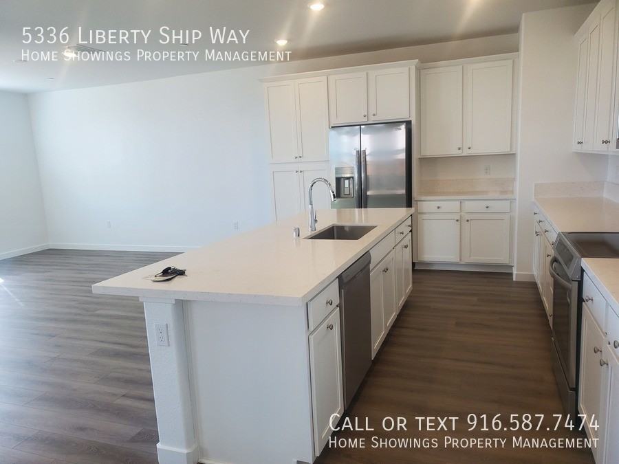 5336 Liberty Ship Way - Photo 5 of 14