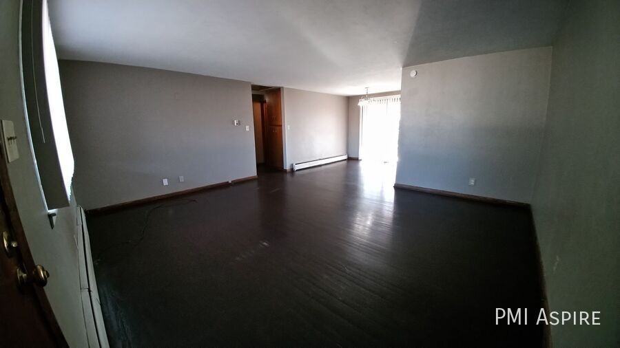 1253 Vivian St - Photo 2 of 18