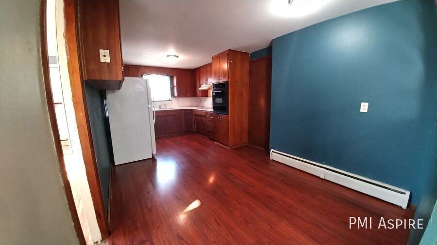 1253 Vivian St - Photo 5 of 18