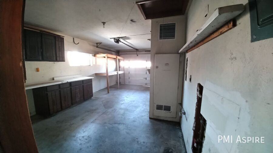 1253 Vivian St - Photo 7 of 18