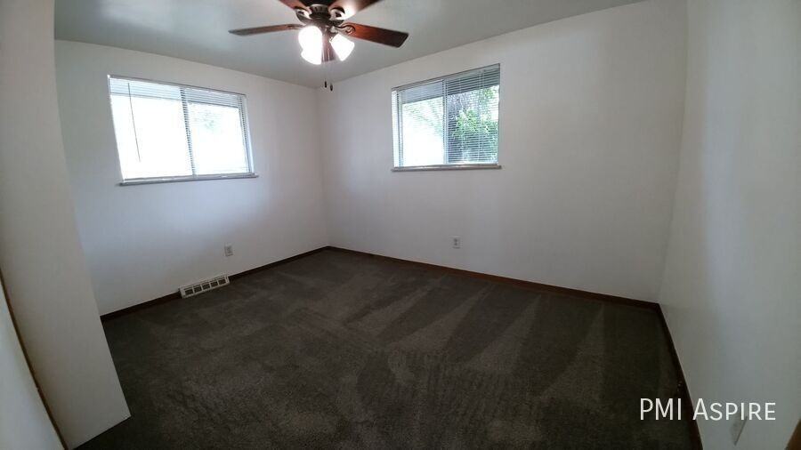 318 Mountain View Ave - Photo 3 of 11