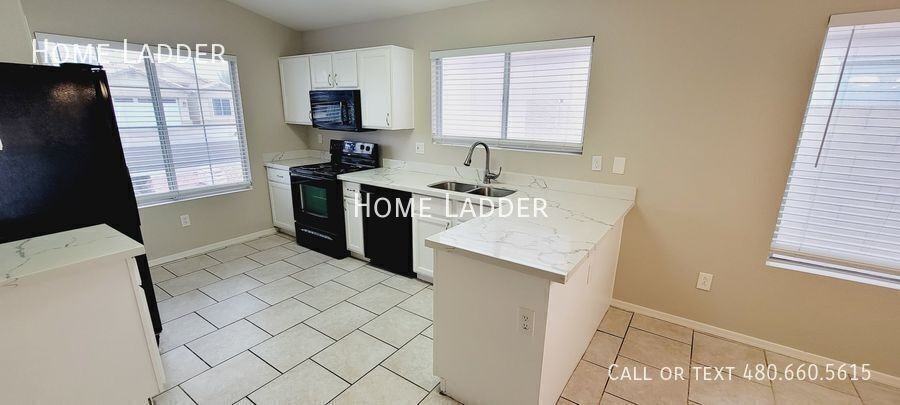 10423 W Pasadena Ave - Photo 2 of 26