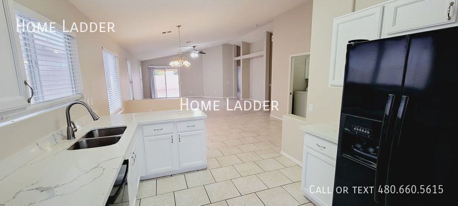 10423 W Pasadena Ave - Photo 6 of 26
