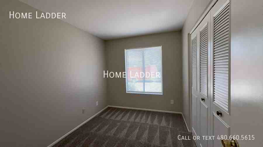 3213 E Hartford Ave - Photo 6 of 16