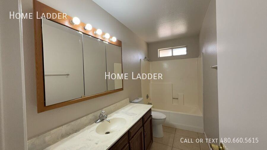 3213 E Hartford Ave - Photo 7 of 16