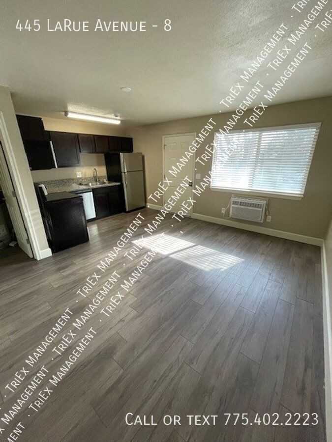 445 La Rue Ave #8 - Photo 2 of 15