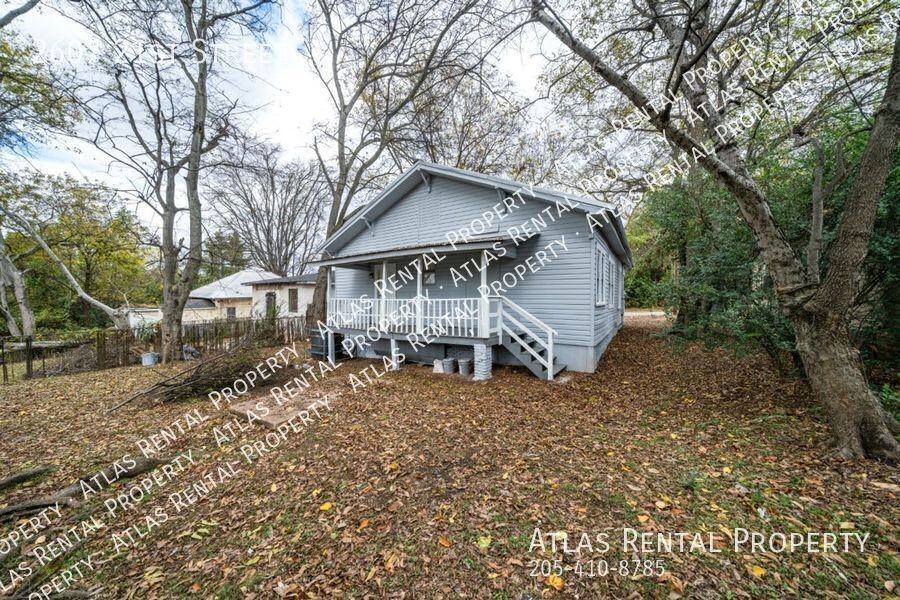 2607 21st St - Photo 4 of 20