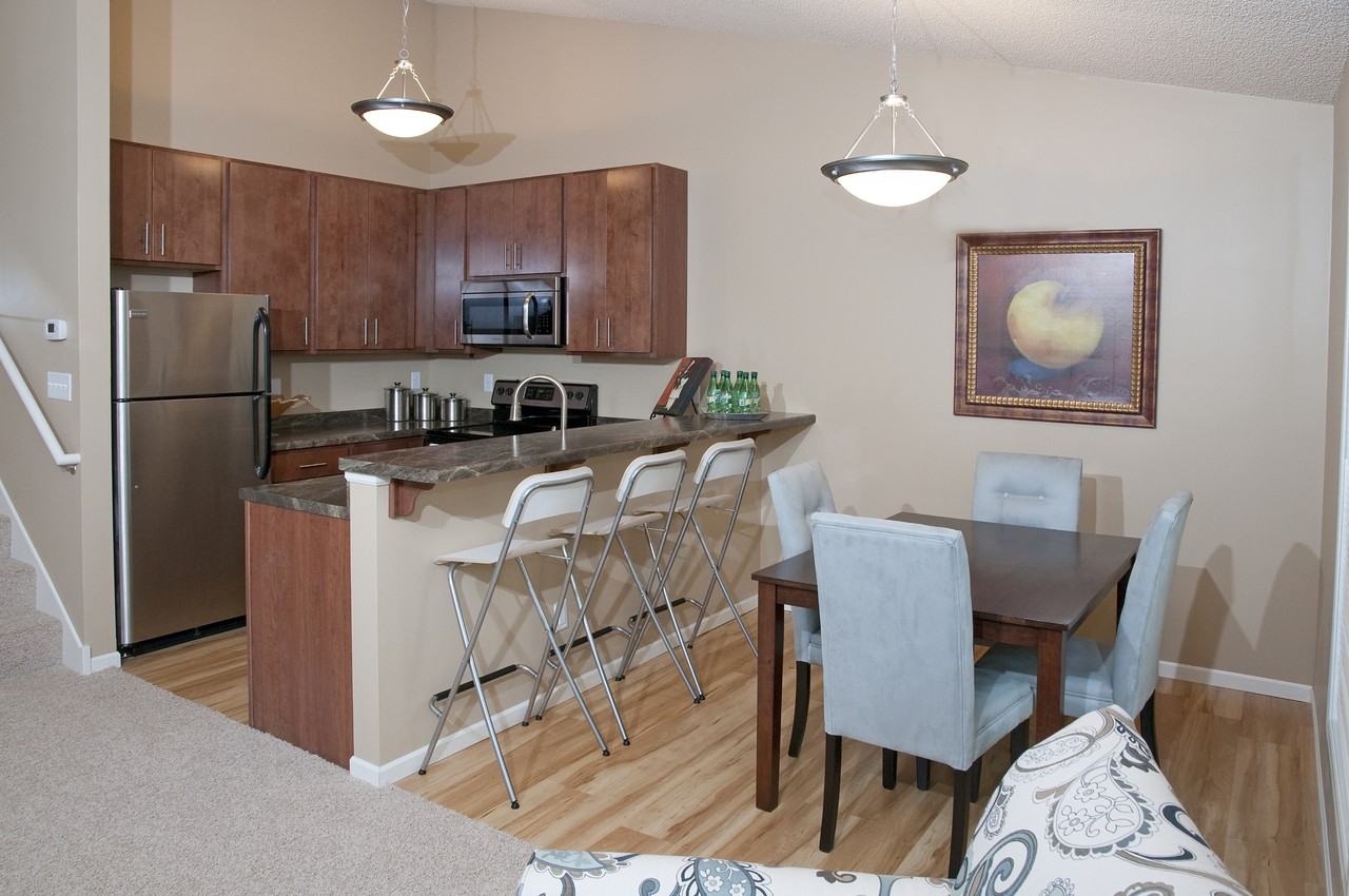 917 Wescott Sq #917 - Photo 4 of 28