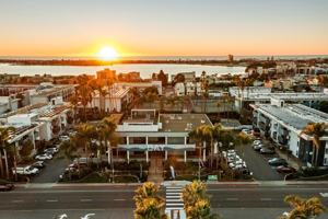 featured image of 3866 Ingraham St