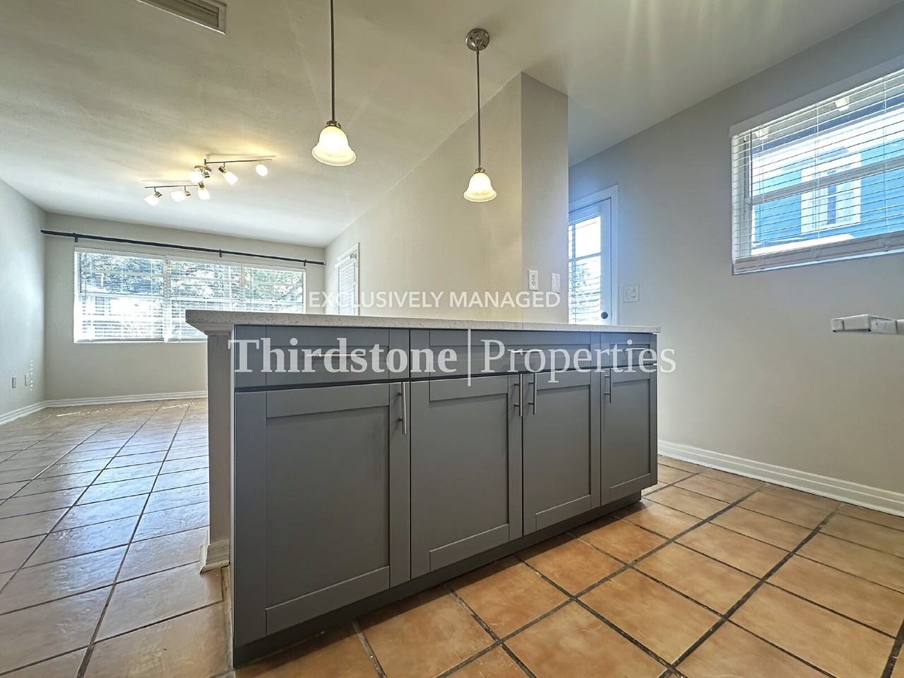 2855 Lydia St - Photo 6 of 15