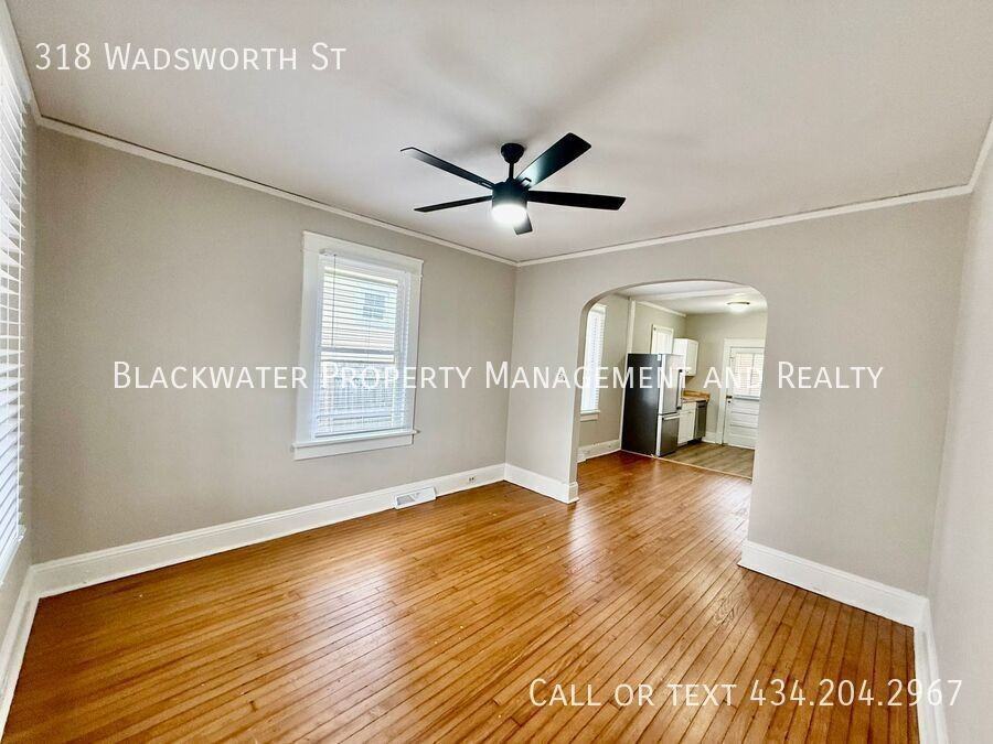 318 Wadsworth St - Photo 2 of 8