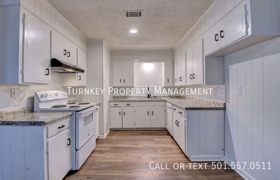 1905 Labette Manor Dr #B - Photo 4 of 17