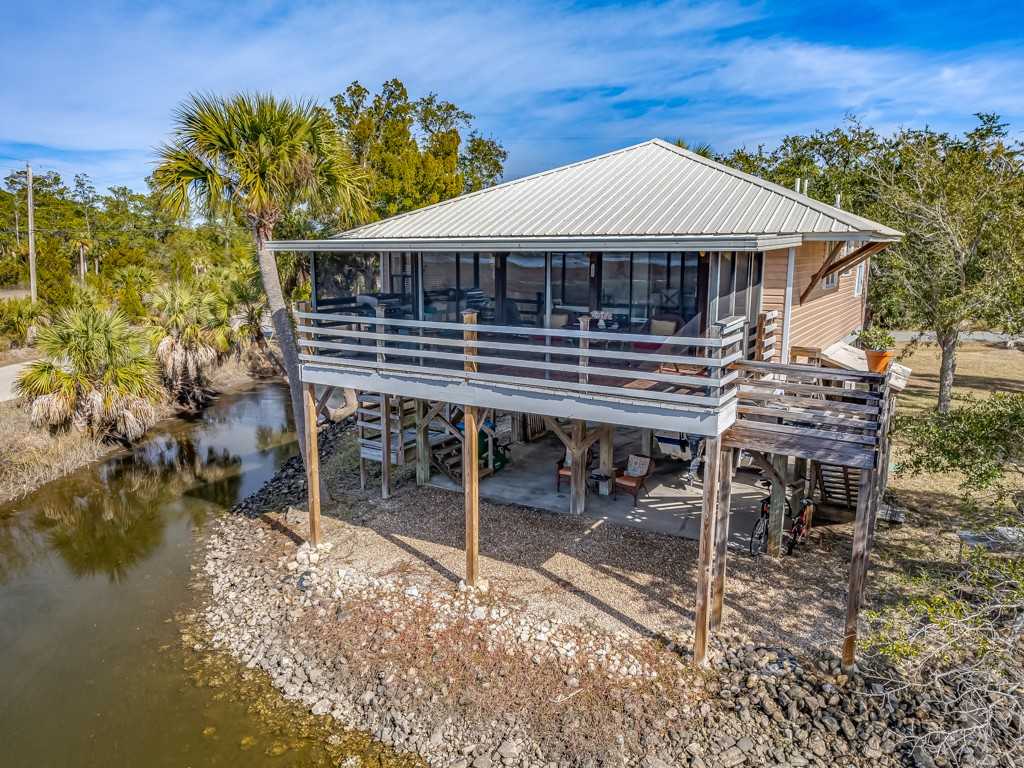 4 Oyster Bay Dr #0 - Photo 2 of 20