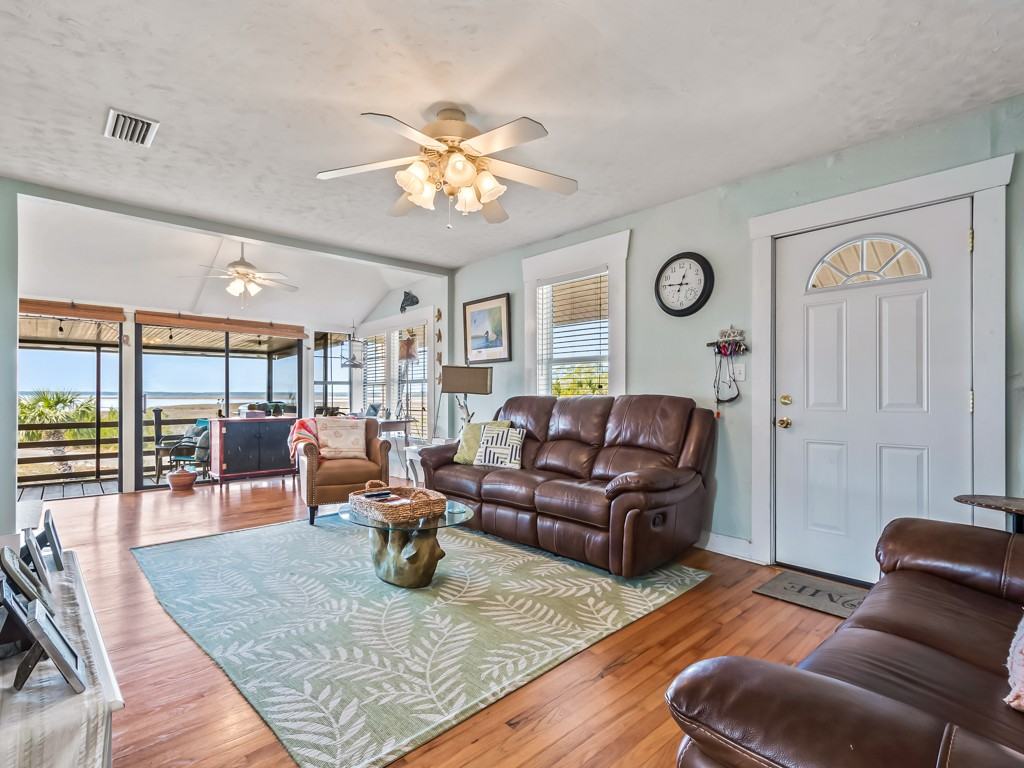 4 Oyster Bay Dr #0 - Photo 4 of 20