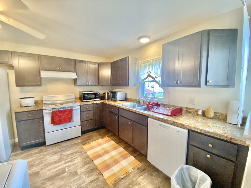 1025 Cherry St - Photo 2 of 11