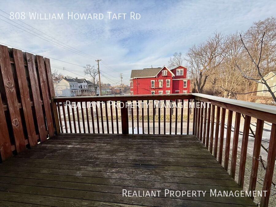 808 William Howard Taft Rd - Photo 5 of 19