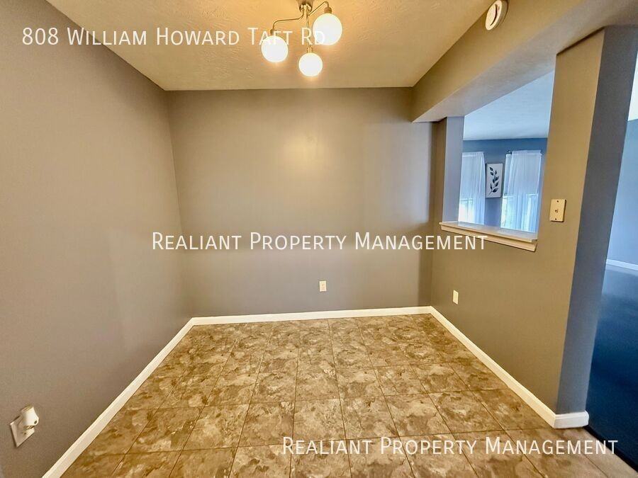 808 William Howard Taft Rd - Photo 7 of 19