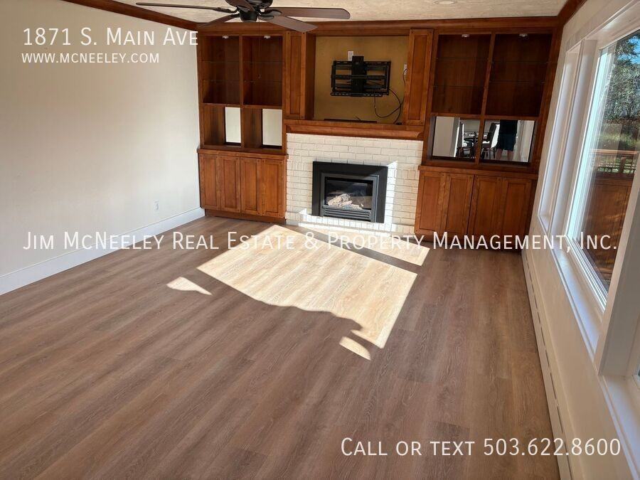 1871 S Main Ave - Photo 3 of 29