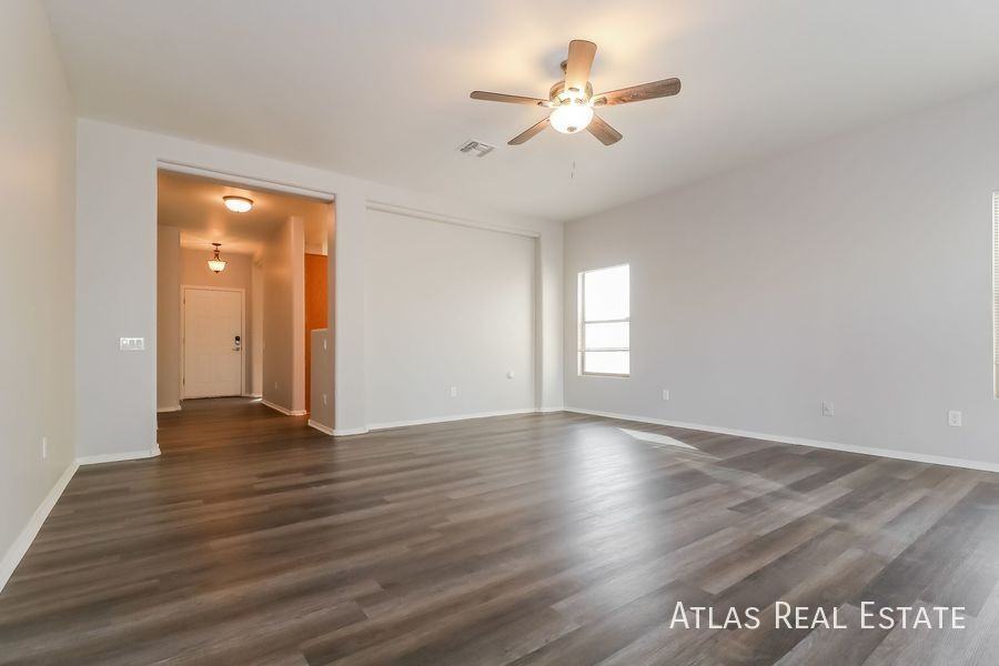 17136 W Desert Ln - Photo 4 of 22