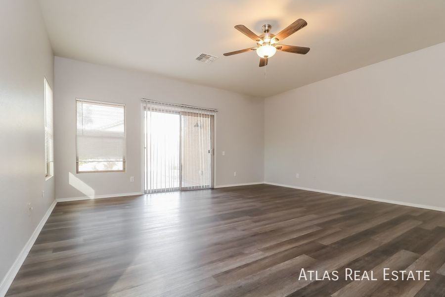 17136 W Desert Ln - Photo 5 of 22