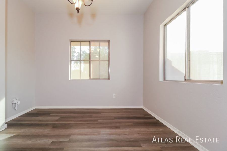 17136 W Desert Ln - Photo 6 of 22