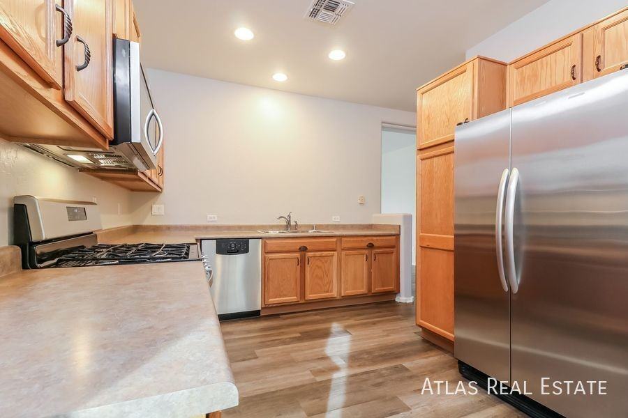 17136 W Desert Ln - Photo 7 of 22