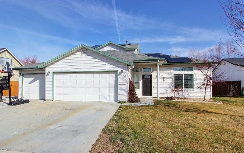 1904 N Duck Hawk Ave - Photo 2 of 20